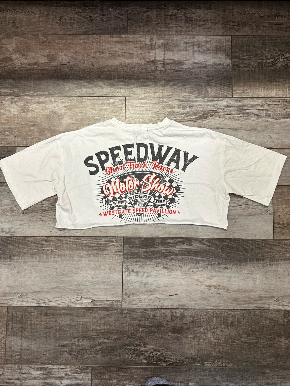 Forever 21 women’s White 'Speedway Motor Show' Graphic Crop Top Tee